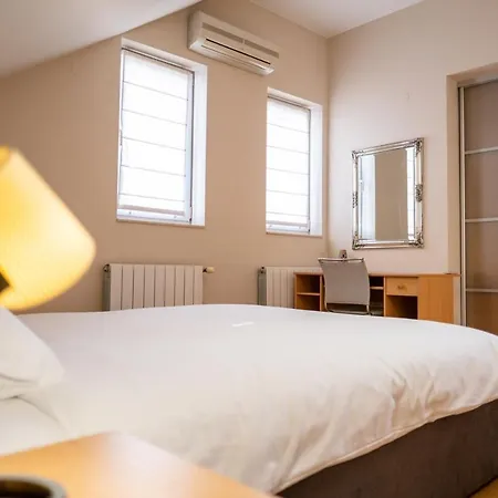 Spacious In The Center Apartment