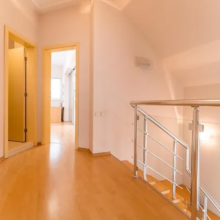 Apartment Spacious In The Center Plovdiv